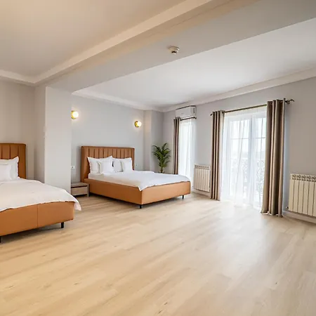 Ges Mamaia